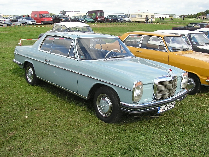 Mercedes W114 In 304 Horizontblau Horizon Blue
