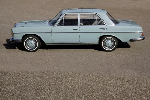 Mercedes W108 In 304 Horizontblau Horizon Blue